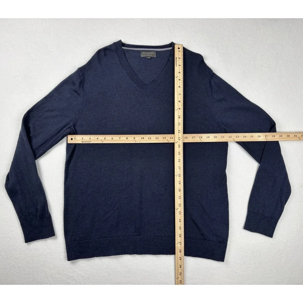 Banana‎ Republic 100% Merino Wool V-Neck Sweater Navy Blue Size L